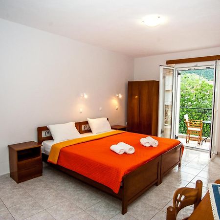 Captain Georgio Apartments Poros  Zewnętrze zdjęcie