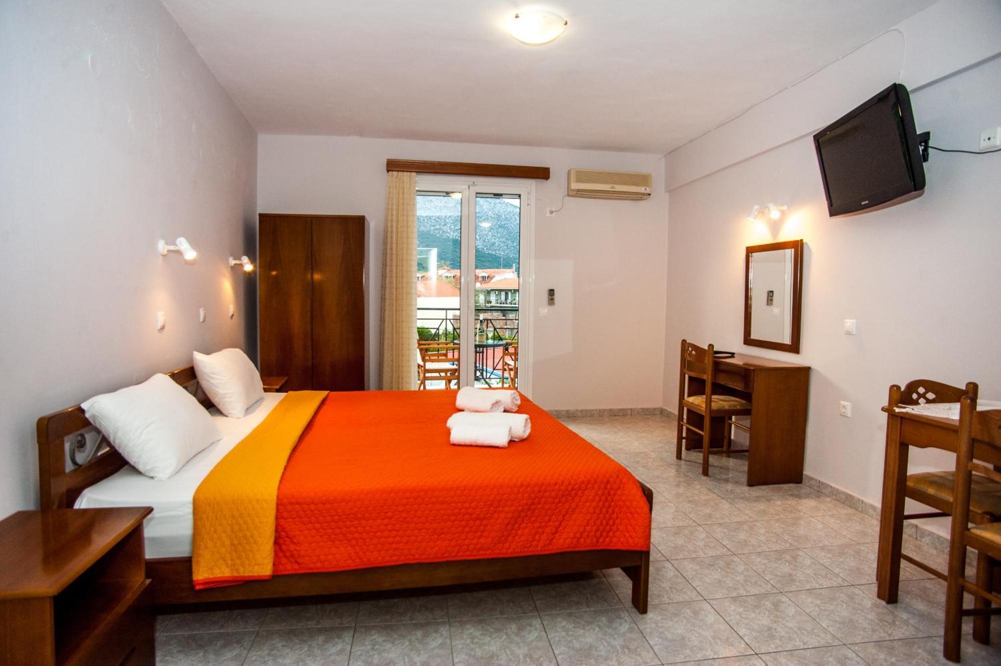 Captain Georgio Apartments Poros  Zewnętrze zdjęcie