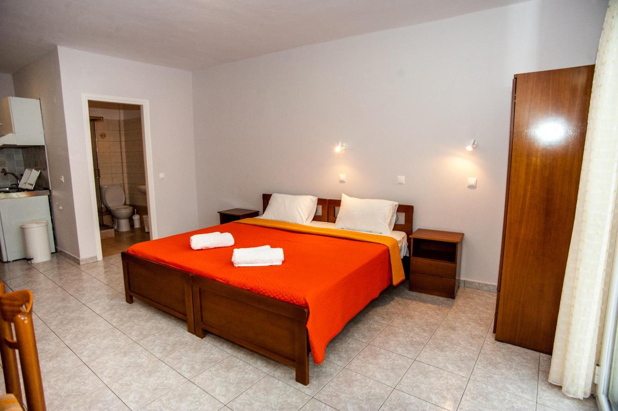 Captain Georgio Apartments Poros  Zewnętrze zdjęcie